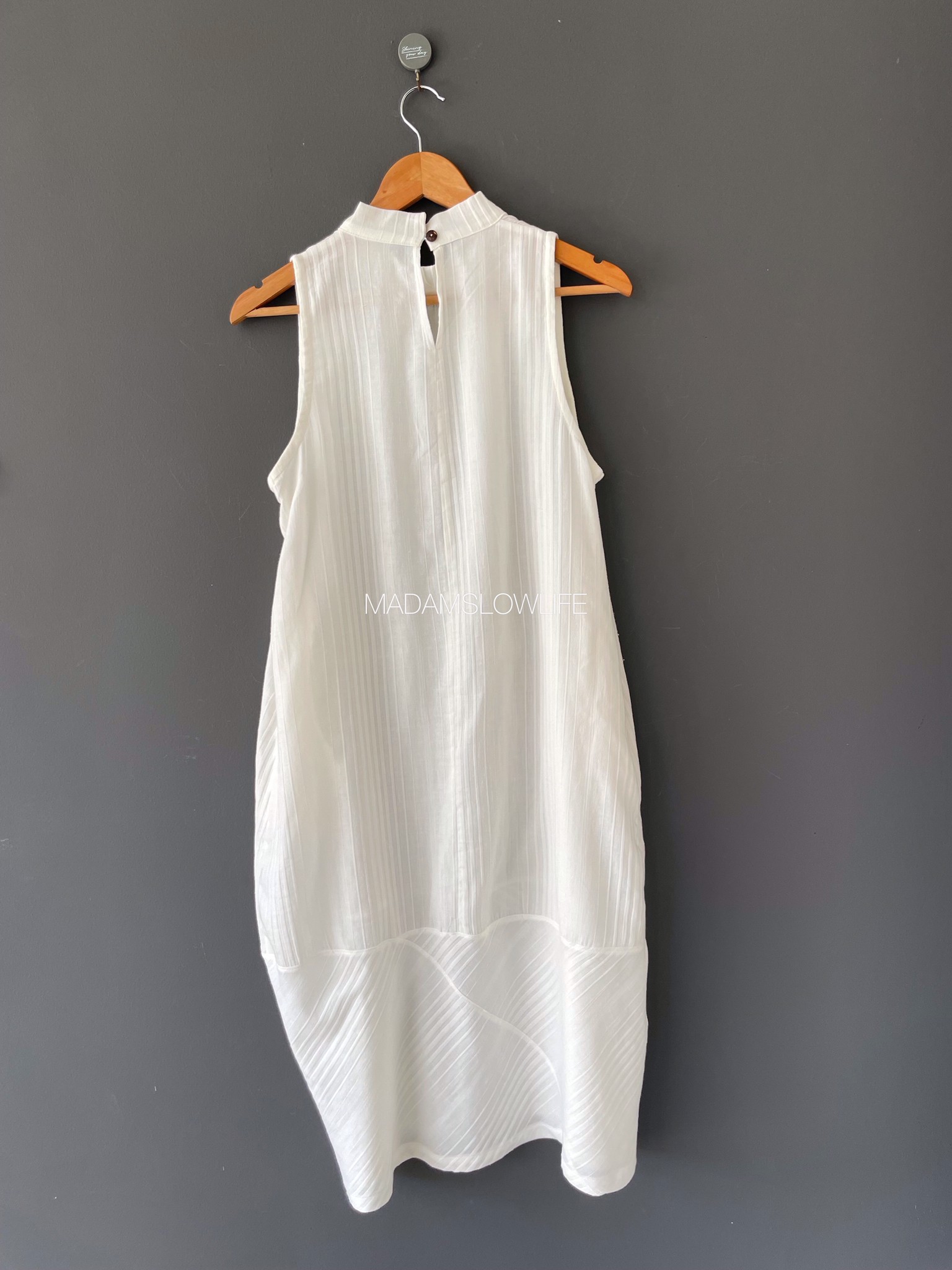 เดรสยาวคอเต่า (ชายสอบ) Size F อก 38-42 นิ้ว