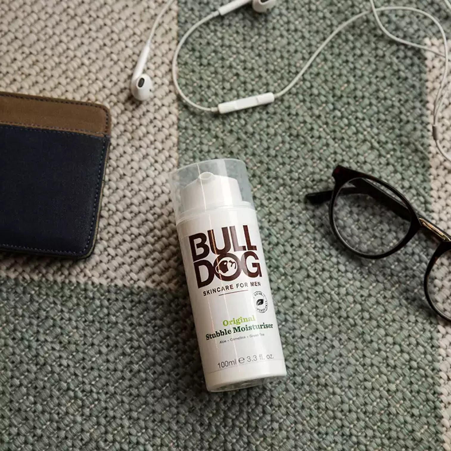 Bulldog Skincare For Men Original Stubble Moisturiser 100ml. ผลิตภัณฑ์บำรุงผิวหน้าและเพิ่มความชุ่มชื่นสำหรับผิวหน้าผู้ชายสูตรพรีเมี่ยมจากประเทศอังกฤษ