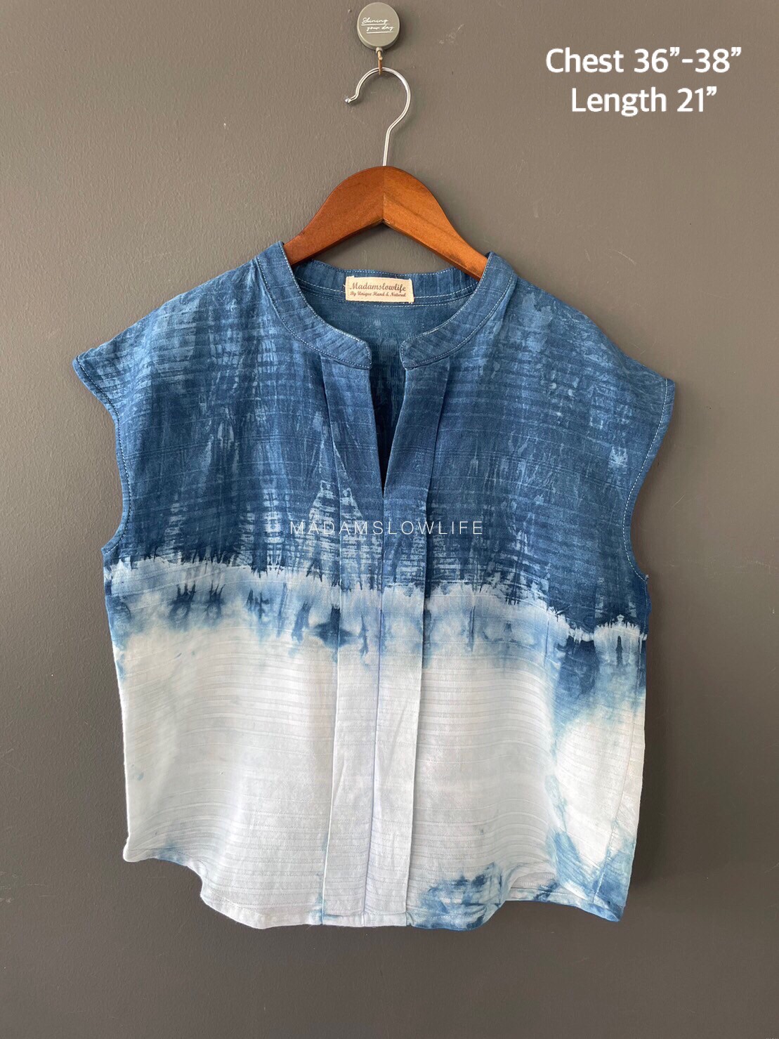 เสื้อผู้หญิง Size:F เนื้อผ้าคอตตอนแบบมีเทกเจอร์ ย้อมทูโทนจากสีครามธรรมชาติ