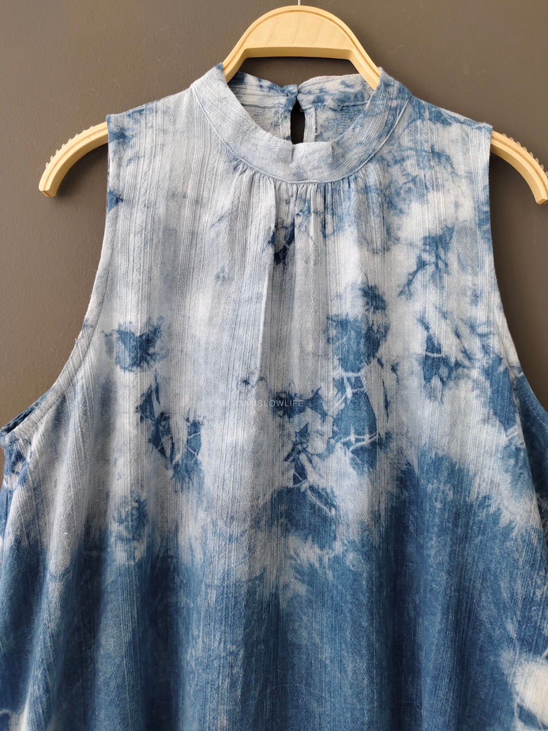 ชุดเดรสคอเต่า Size :F เนื้อผ้าคอตตอน 100% มี texture มัดย้อมครามธรรมชาติ