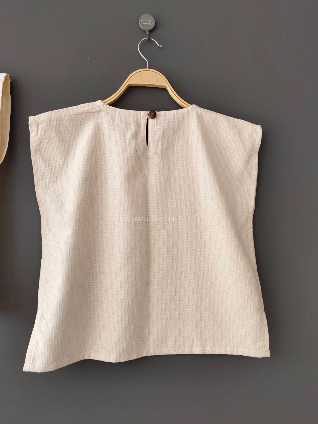 เสื้อแขนในตัว Size F อก 40 นิ้ว ยาว 21 นิ้ว