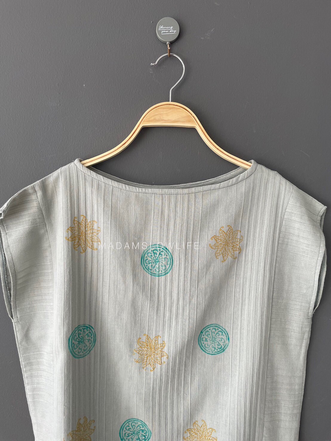 เสื้อผู้หญิง Size :S Size :L งานพิมพ์มือจากบล็อคไม้โดยใช้สีปลอดสารพิษ