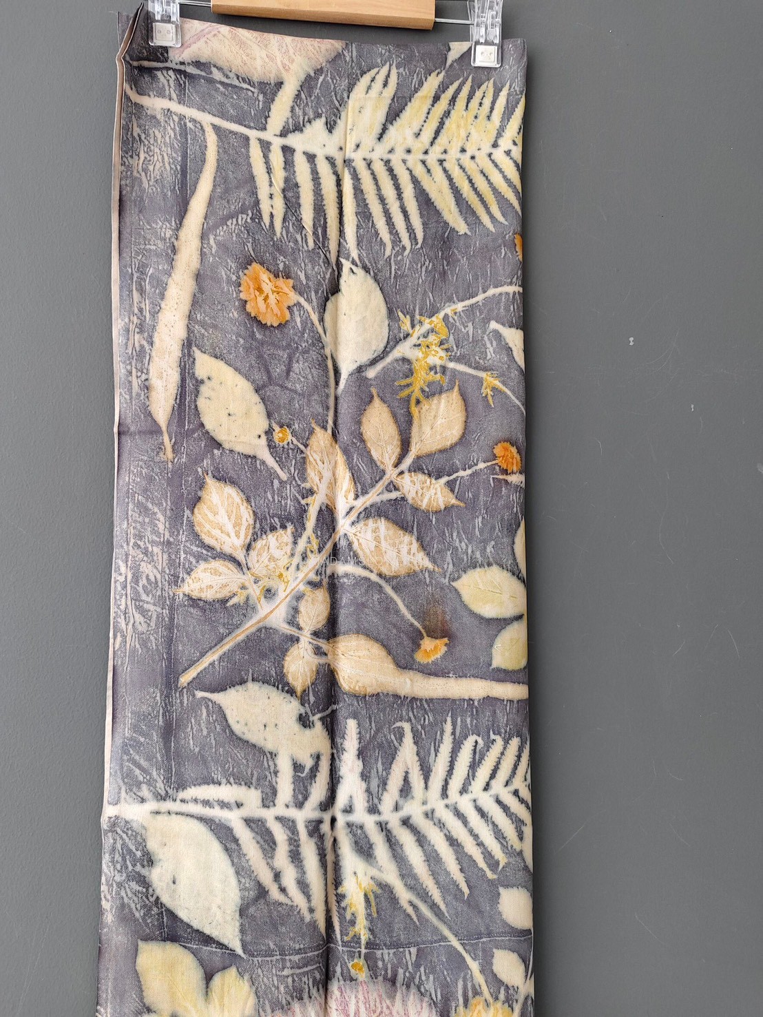 ผ้าพันคอ cotton Eco print Size : กว้าง 70 cm × ความยาว 170 cm มีให้เลือก 6 โทนสี