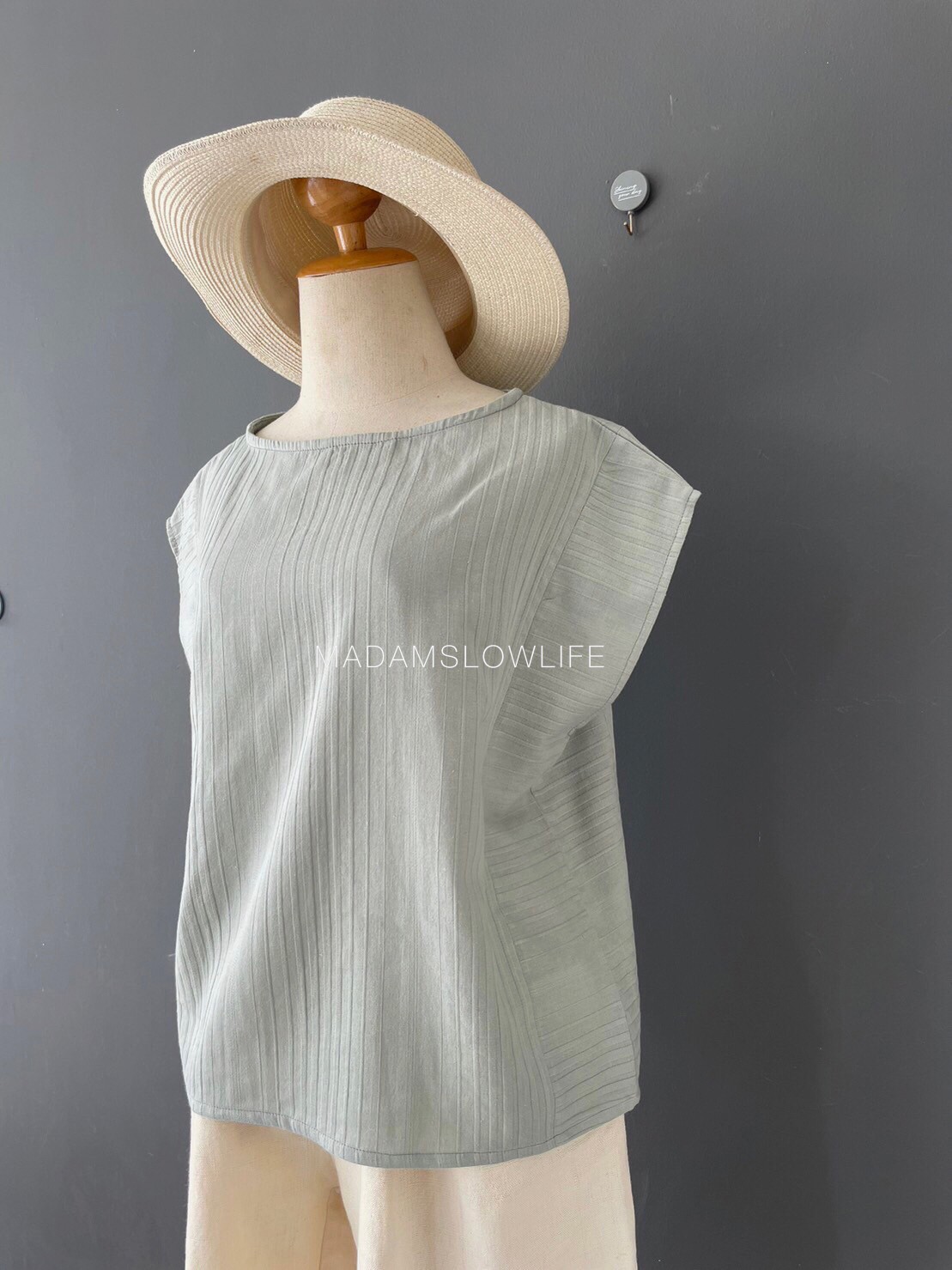 เสื้อผู้หญิง Size :S Size :L เนื้อผ้าคอตตอนพรีเมียมแบบมีเทกเจอร์ สีละมุนมี สีเขียววินเทจ