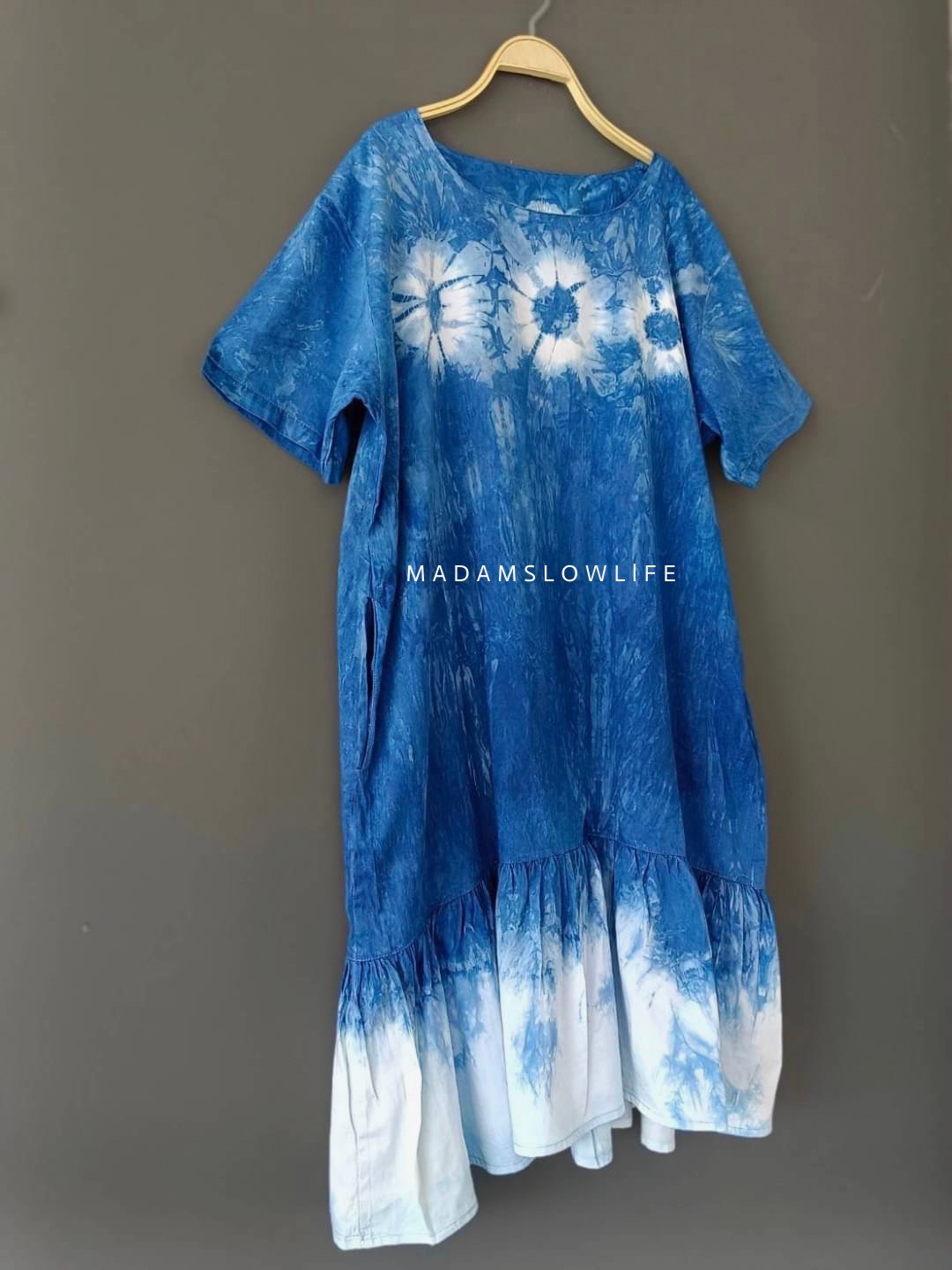 ชุดเดรสผู้หญิงแขนสั้น มัดย้อมคราม มี Size: 38 40 42 44 46 48
