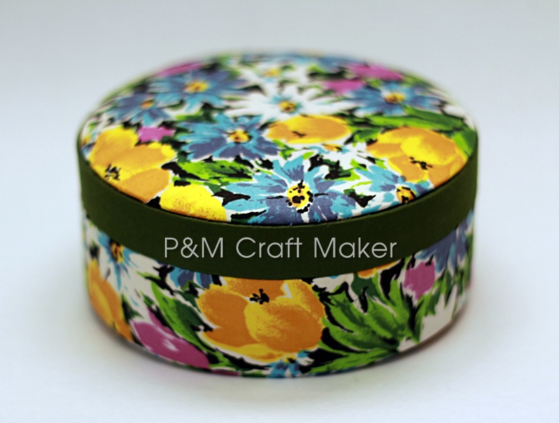 กล่องกระดาษแข็งหุ้มผ้า ฝาเปิด-ปิด ลายดอกไม้สีฟ้า เหลือง ม่วง 014