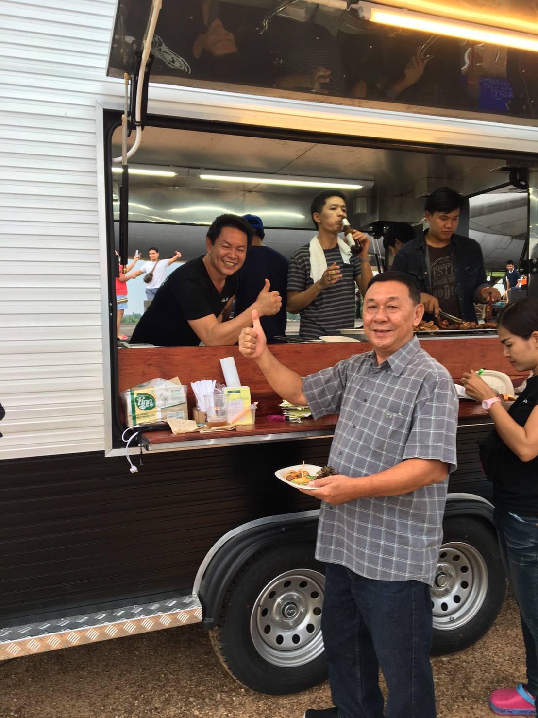 ผลิตออกแบบและจำหน่ายรถFood Truck รถขายของ รถขายอาหาร รถบรรทุกรถ รถขนส่งทุกชนิด
