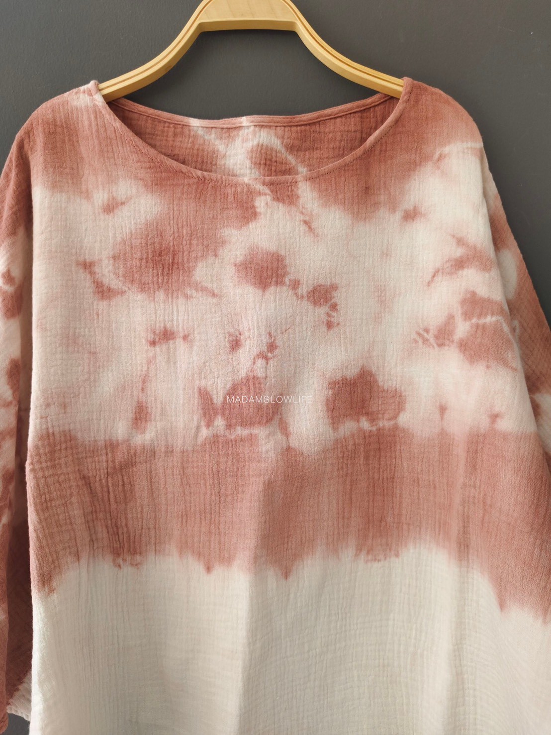 เสื้อผู้หญิงคอปาดแขน5ส่วน มัดย้อมสีโอรส Size:F