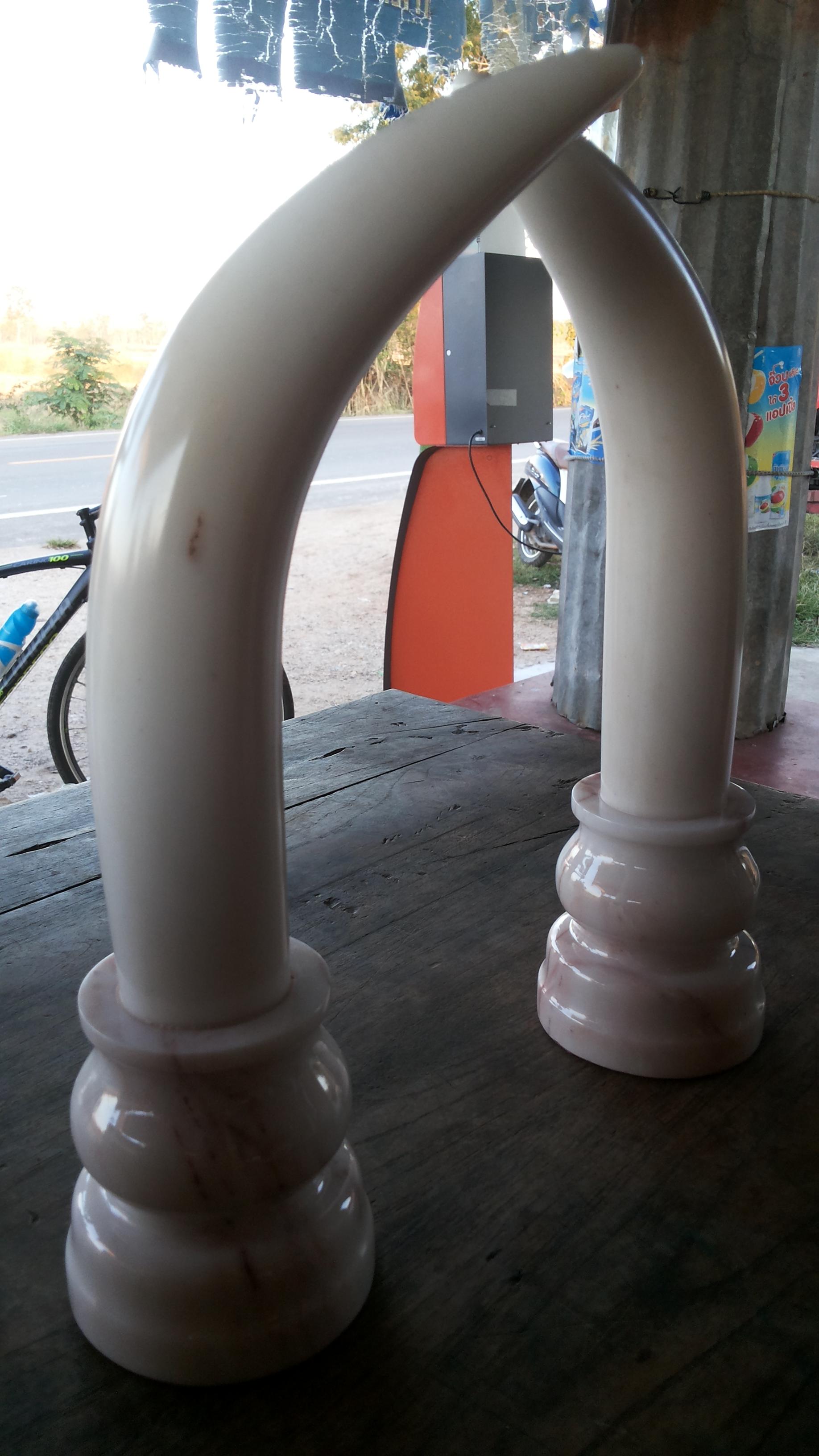 งาช้างหินอ่อนขนาด45cm.คู่ละ