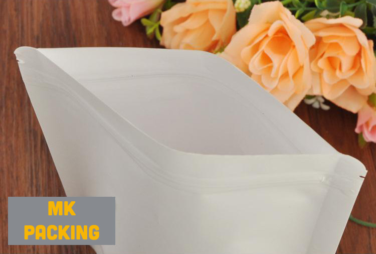 ถุงกระดาษสีขาวเคลือบด้าน ทึบ ซิปล็อค ตั้งได้ ขนาด 10x15+3cm