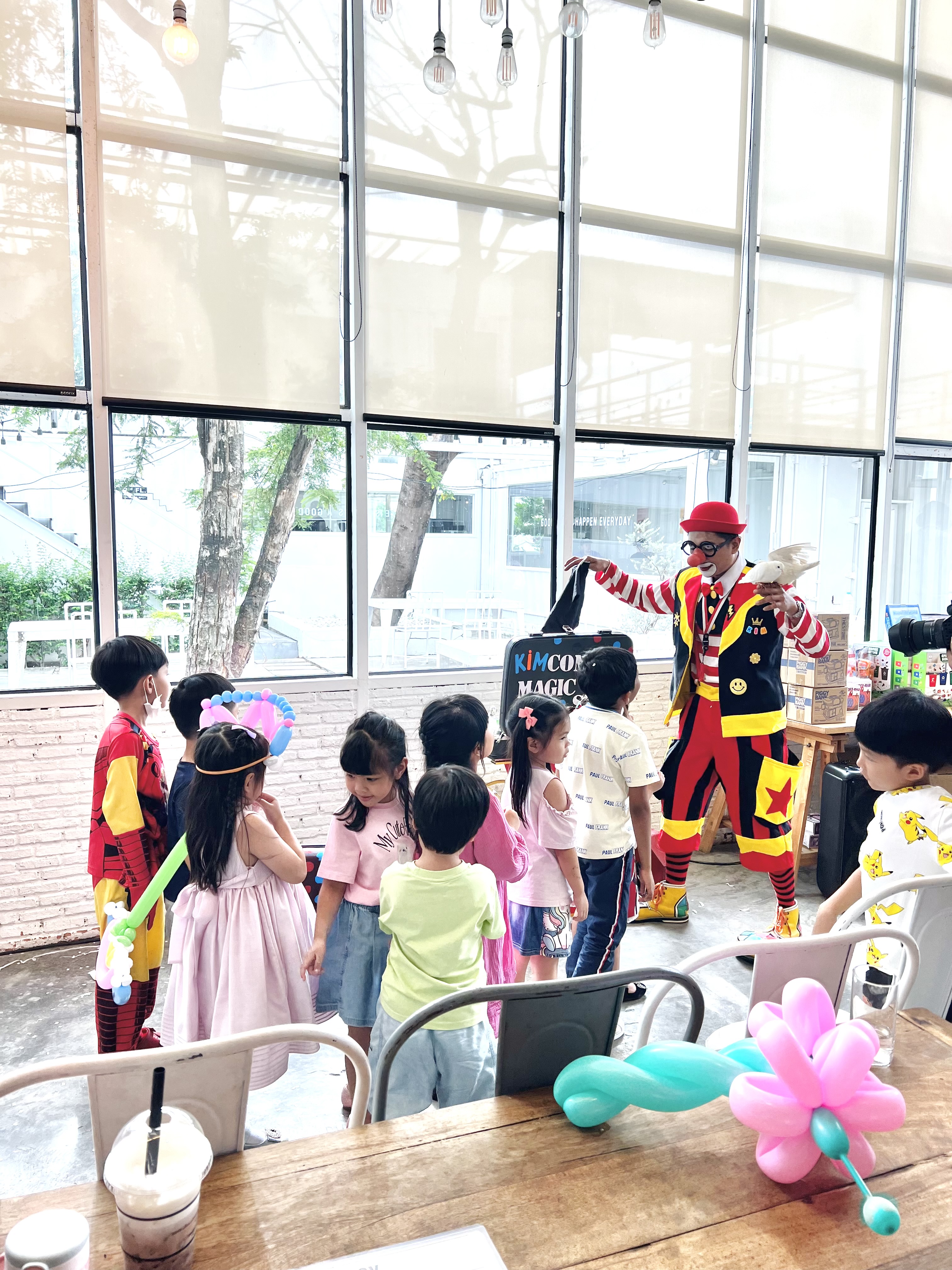 โชว์มายากล แนวตลก มายากลสำหรับเด็กๆ สร้างความสนุกและเสียงหัวเราะ