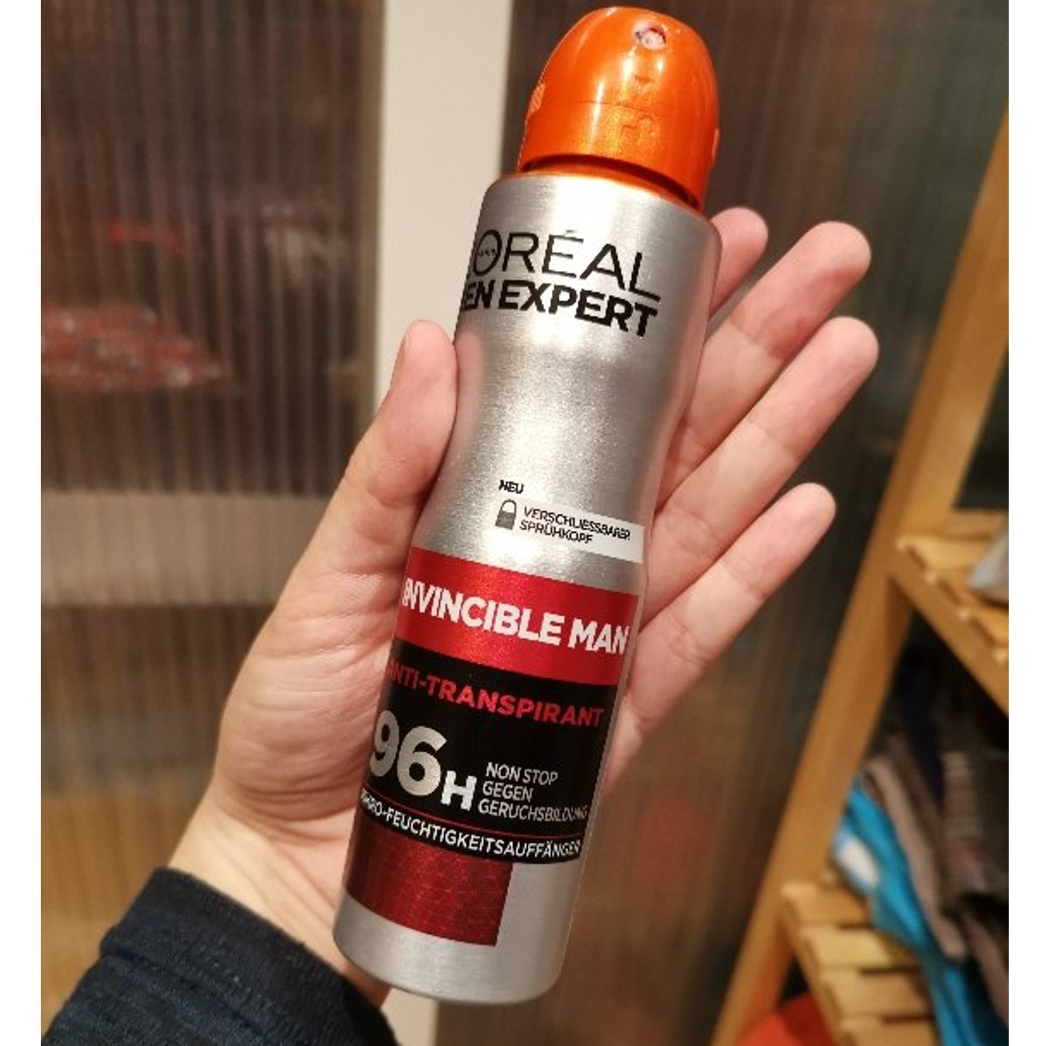 L'Oreal Men Expert Invincible Man 96H Anti-Perspirant Deodorant Spray 150ml สเปรย์ระงับกลิ่นกายกลิ่นหอมพิเศษสำหรับผู้ชายสินค้านำเข้าจากต่างประเทศพร้อมส่ง