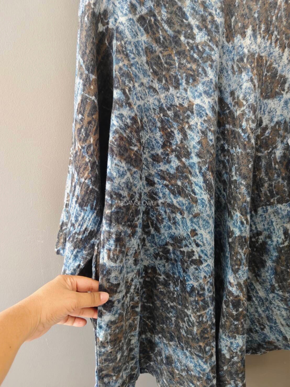 เดรสคอบัวผู้หญิงแขนยาว Size F มัดย้อมโดยใช้สีปลอดสารพิษ