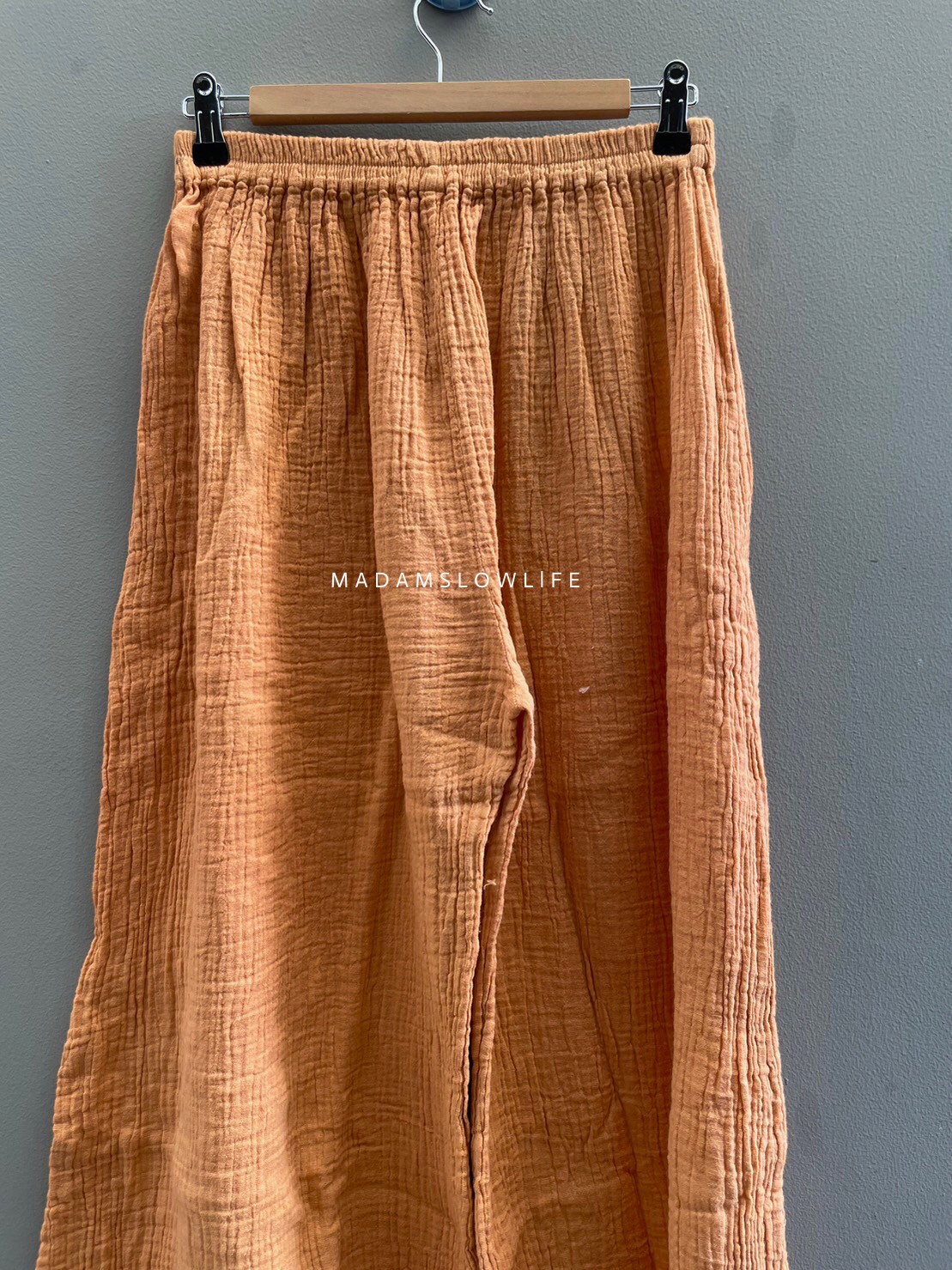 กางเกงขายาว มี 3 สี เนื้อผ้าคอตตอน Cotton Soft with texture design นิ่มใส่สบาย อัดยับ ไม่ต้องรีด เอวยืด Elastic waist