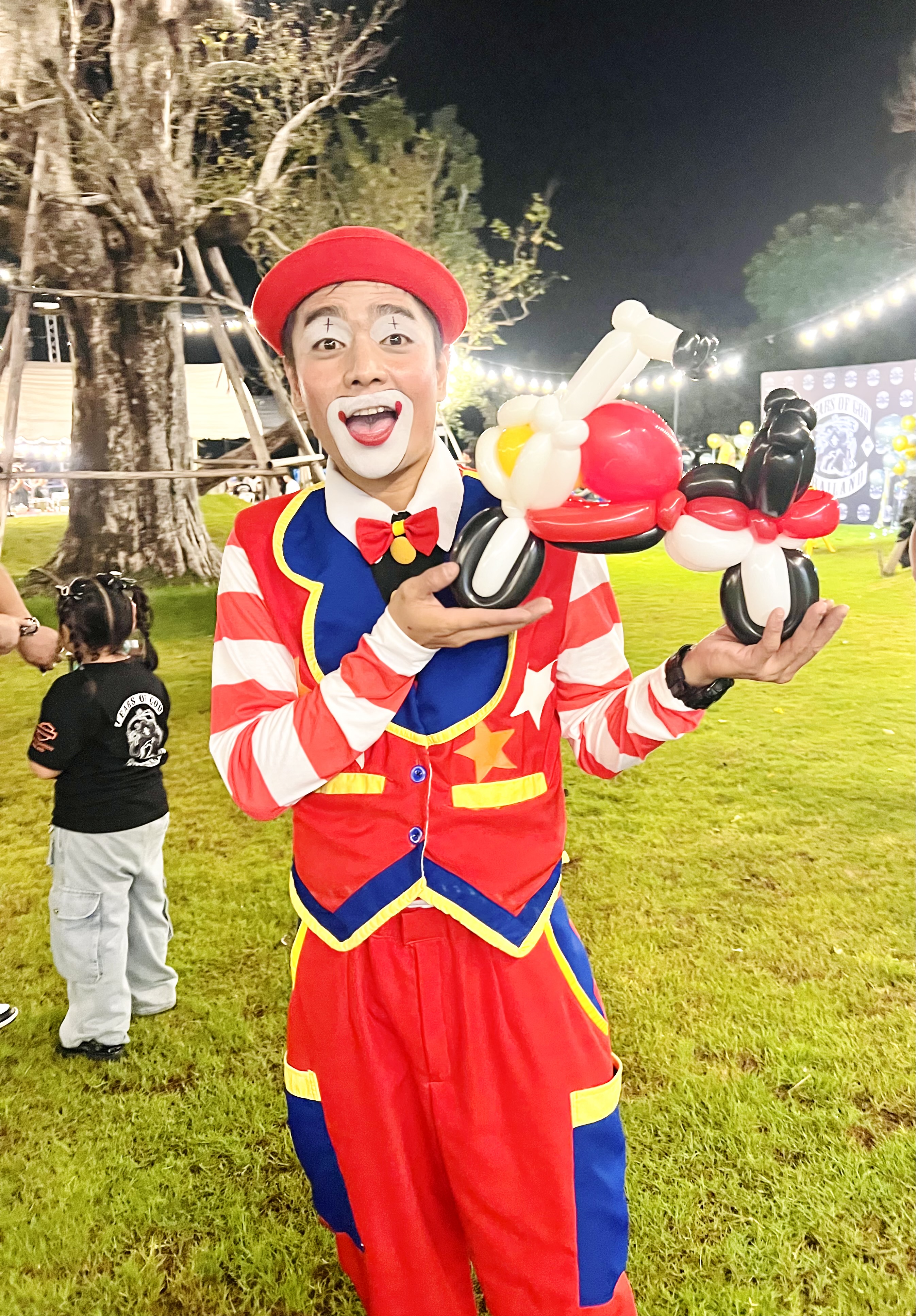 ตัวตลกโบโซ่ บิดลูกโป่งแฟนซี รูปต่างๆ รูปสัตว์ได้ทุกสัตว์