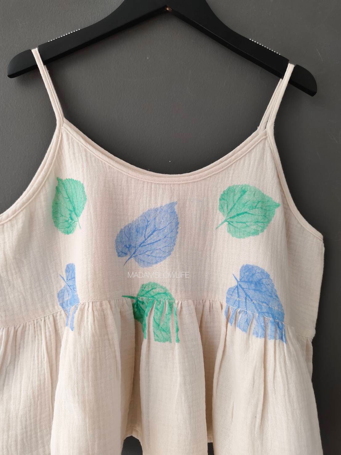 เสื้อผู้หญิงสายเดี่ยว พิมพ์ใบไม้ Size: F