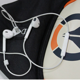 กระเป๋าสะพาย ลาย overwatch