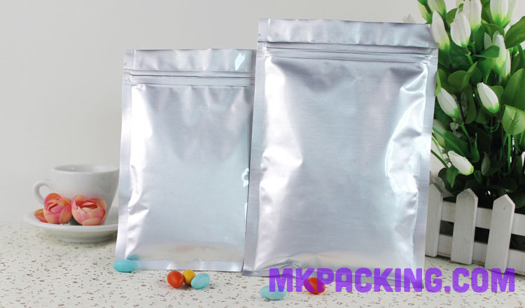 ถุงฟอยด์เงินทึบ ซิปล็อค ตั้งไม่ได้ ขนาด 20*30 ซม.