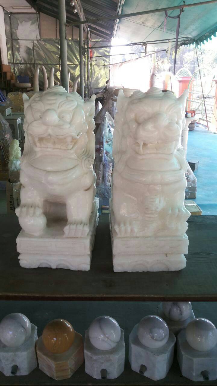 สิงโตหินอ่อนขนาด30cm.คู่ละ