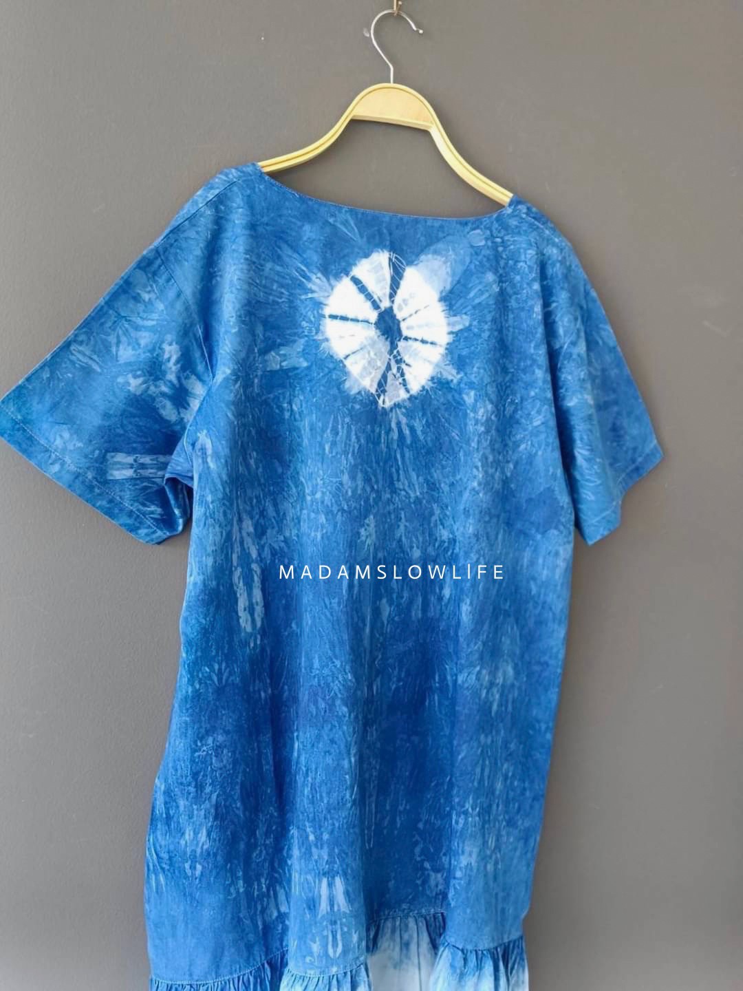 ชุดเดรสผู้หญิงแขนสั้น มัดย้อมคราม มี Size: 38 40 42 44 46 48