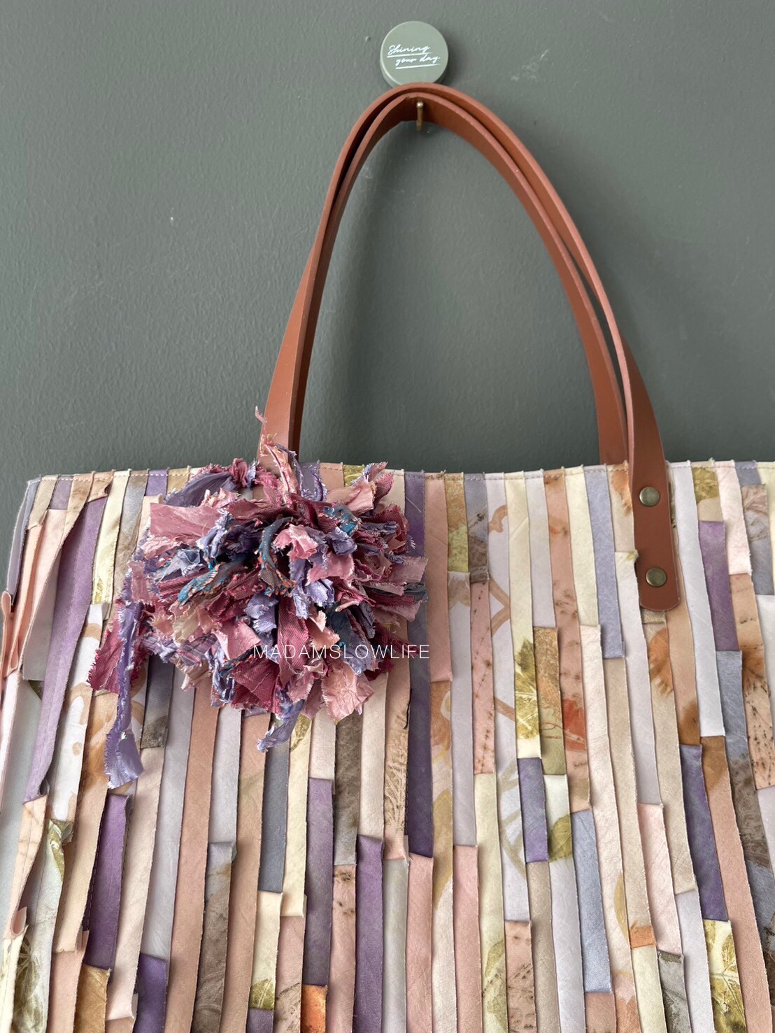 กระเป๋า Hand made สูง 12 นิ้ว กว้าง 15 นิ้ว ลึก 4.5 นิ้ว