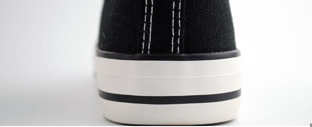 รองเท้าผ้าใบ ลาย One piece เรืองแสง