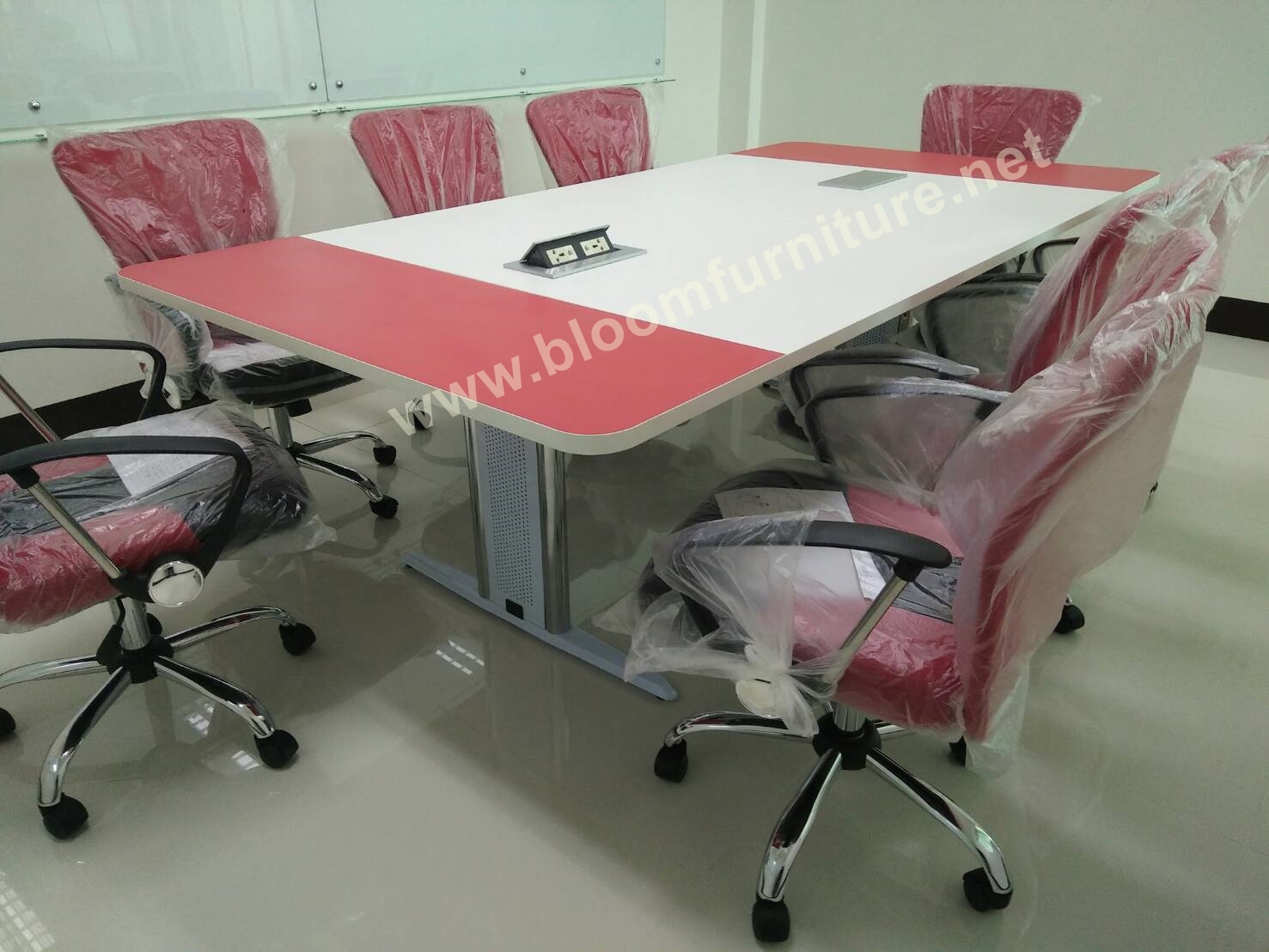 โต๊ะประชุมพร้อมกล่องสายไฟ-สาย LAN สำหรับ 8 ที่นั่ง ขนาด 240*120*75 ซม.