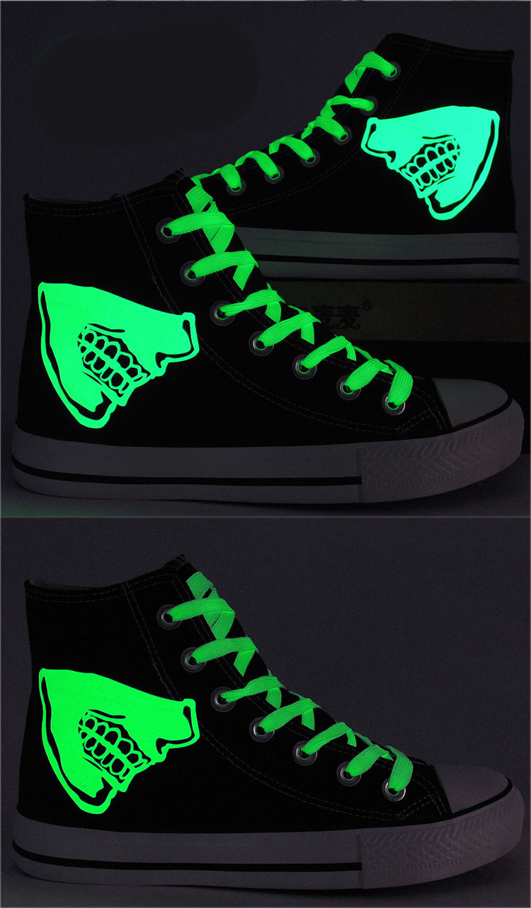 รองเท้าผ้าใบ ลาย Tokyo Ghoul