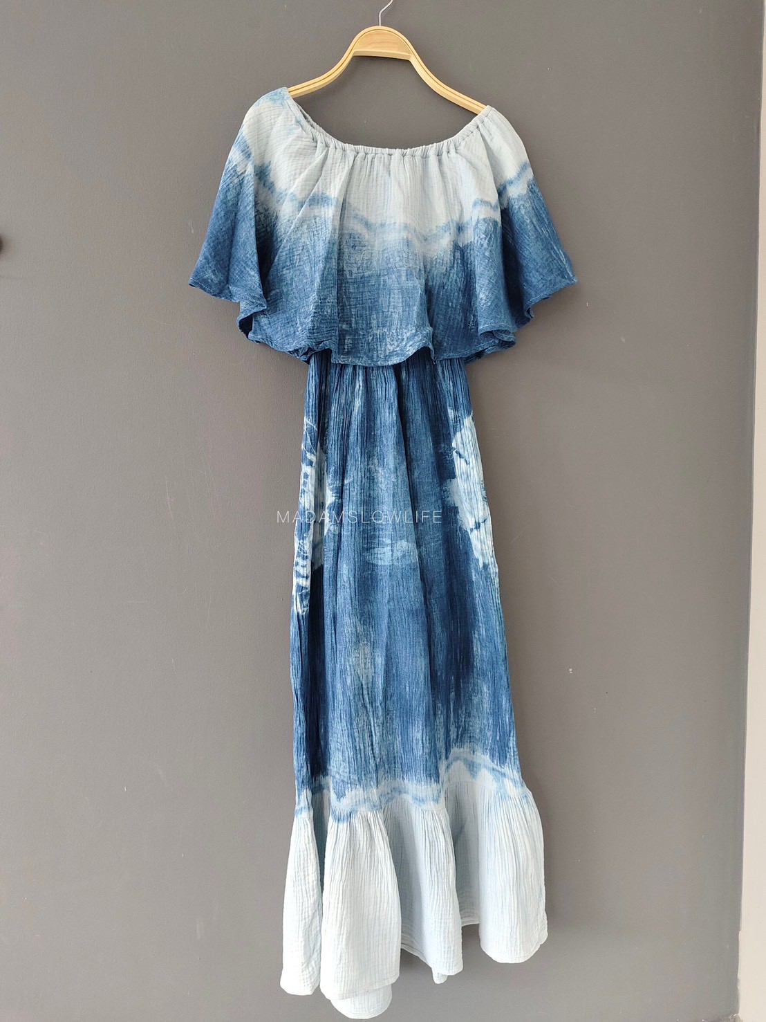 ชุดเดรสทรงคุณหนูให้ลุคน่ารัก มัดย้อมสีคราม Size: F
