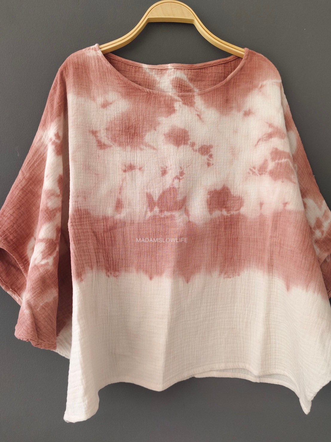 เสื้อผู้หญิงคอปาดแขน5ส่วน มัดย้อมสีโอรส Size:F