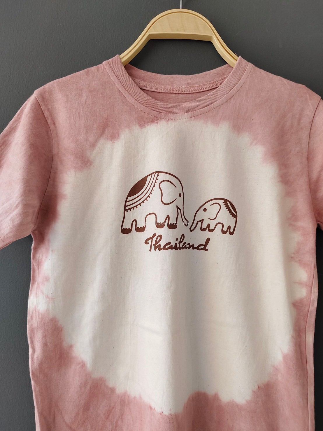 เสื้อยืดผู้ใหญ่พิมพ์ลายช้างThailand มัดย้อมสีชมพูหวานๆ Size : XS S M L XL 2XL 3XL