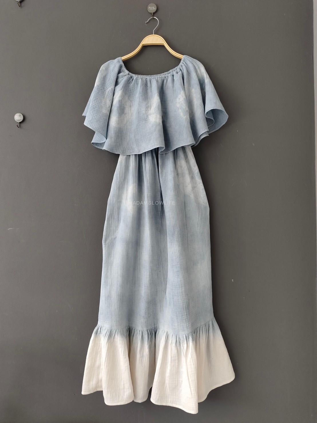 ชุดเดรสทรงคุณหนูให้ลุคน่ารัก มัดย้อมสีเทาธรรมชาติ Size: F