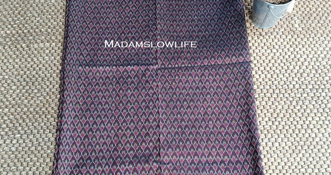 ผ้าไหมมัดหมี่ สีเม็ดมะขาม ขนาด กว้าง 101 cm * ยาว 198 cm Hand made