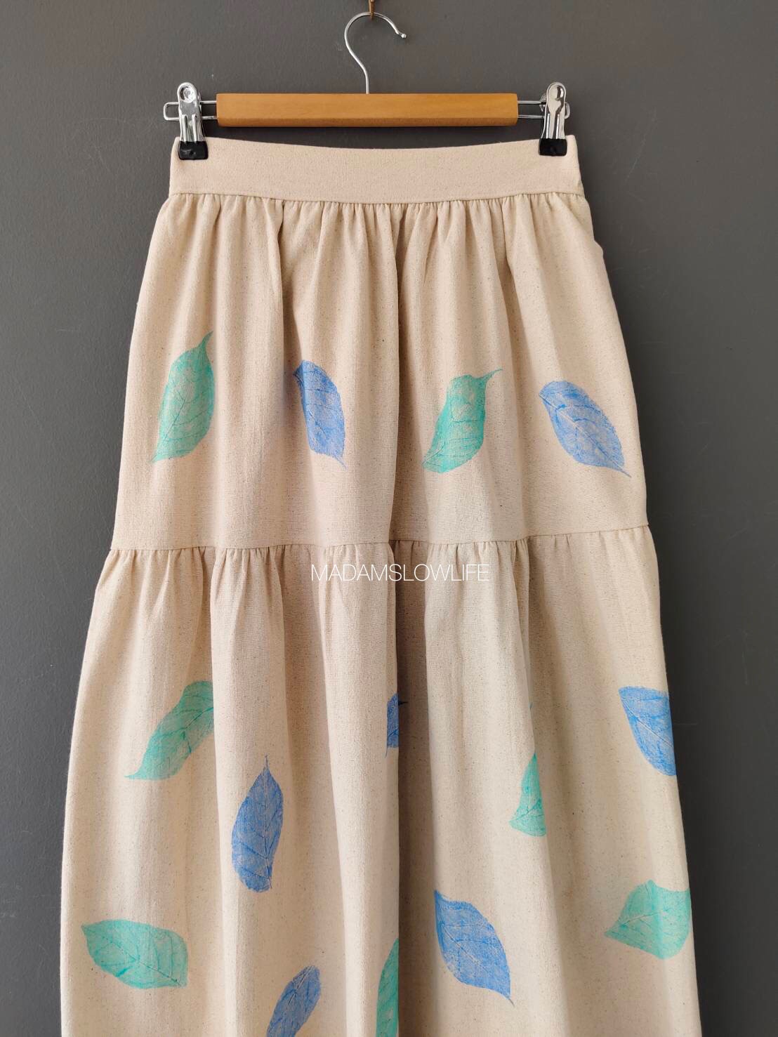 กระโปรงระบาย Size F เนื้อผ้าคอตตอนมีเทกเจอร์ พิมพ์ลายด้วยใบไม้ใช้สีปลอดสารพิษ