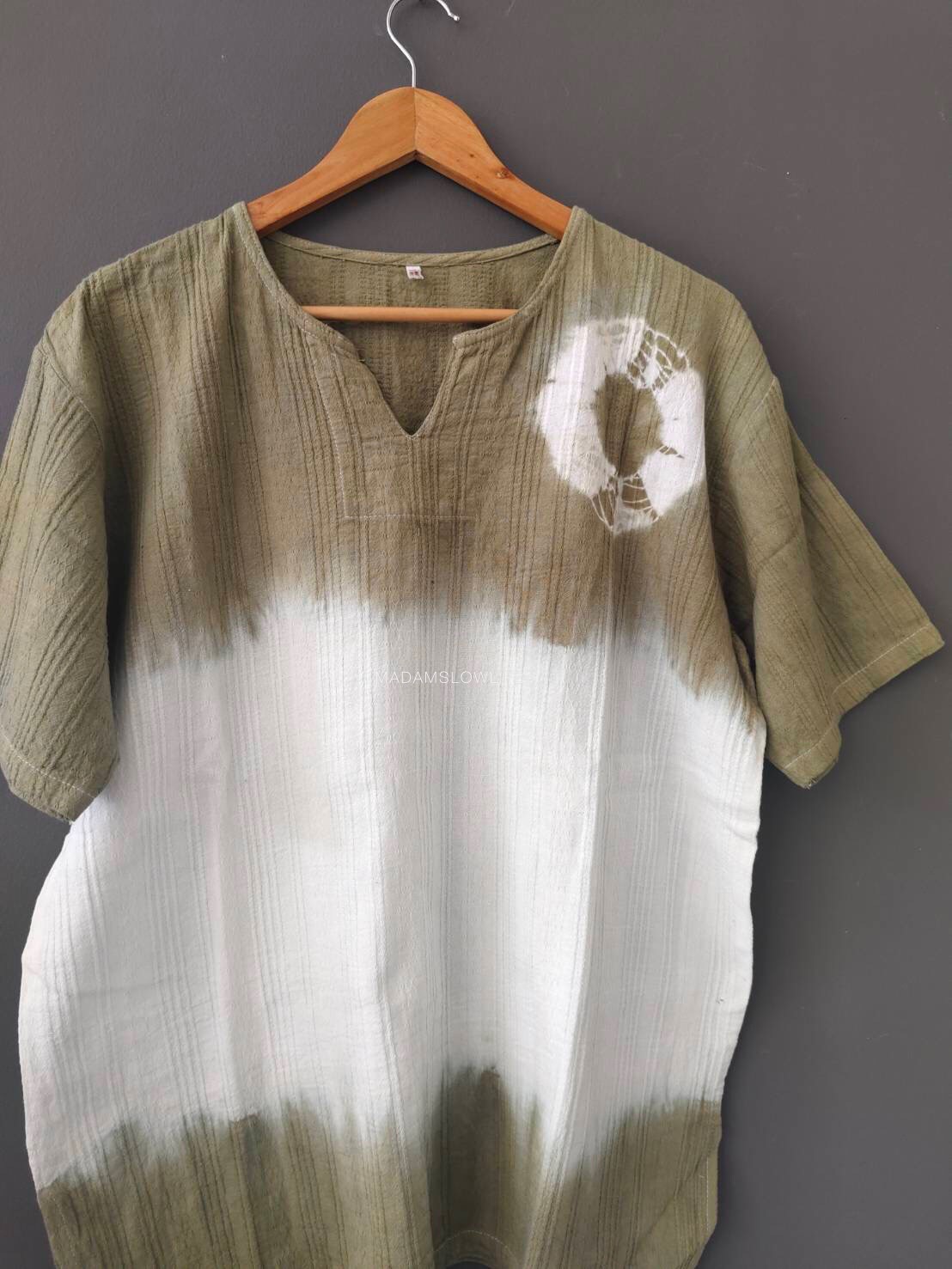 เสื้อคอวีผู้ชายมัดย้อมสีเขียวปลอดสารพิษ Size:42" 44" 46" 48" 50"