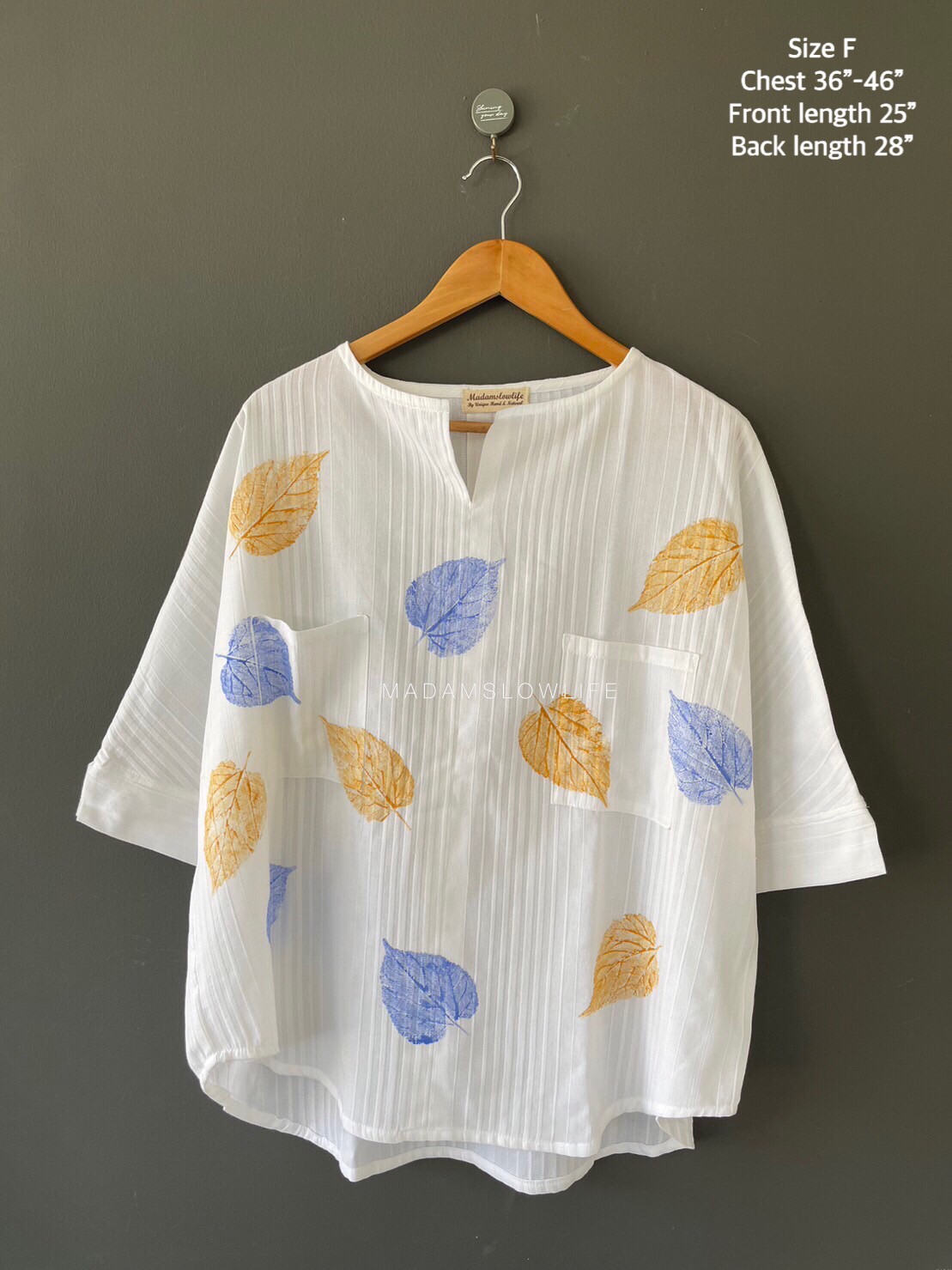 เสื้อคอวี Size F มีกระเป่าหน้าสองข้าง