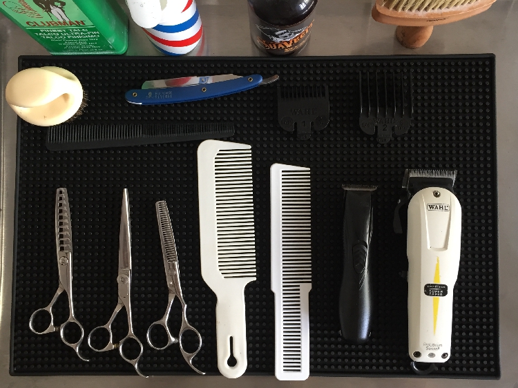 แผ่นวางรองอุปกรณ์ตัดผม VOLK