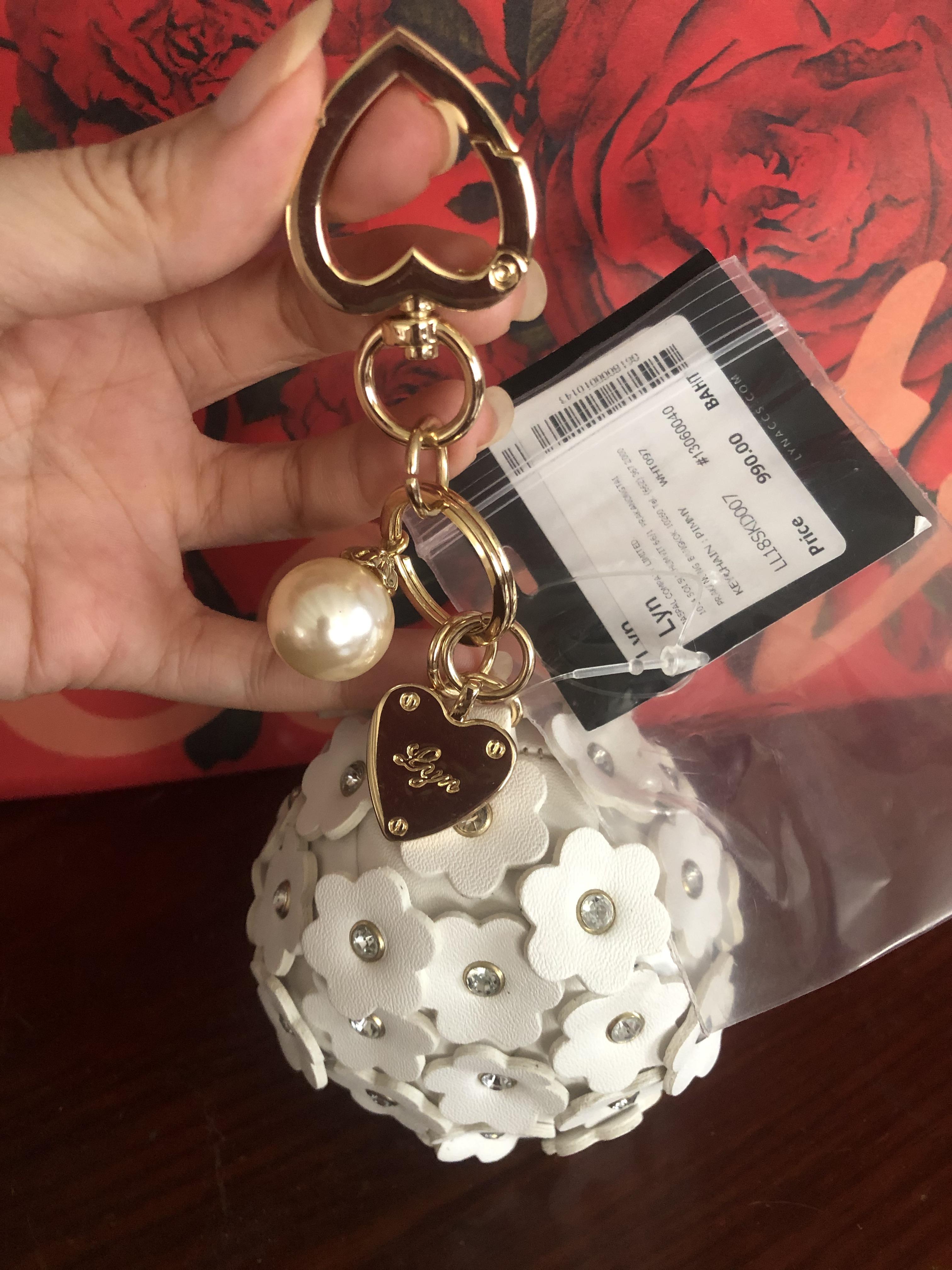 พวงกุญแจดอกไม้ LYN Around ขาว