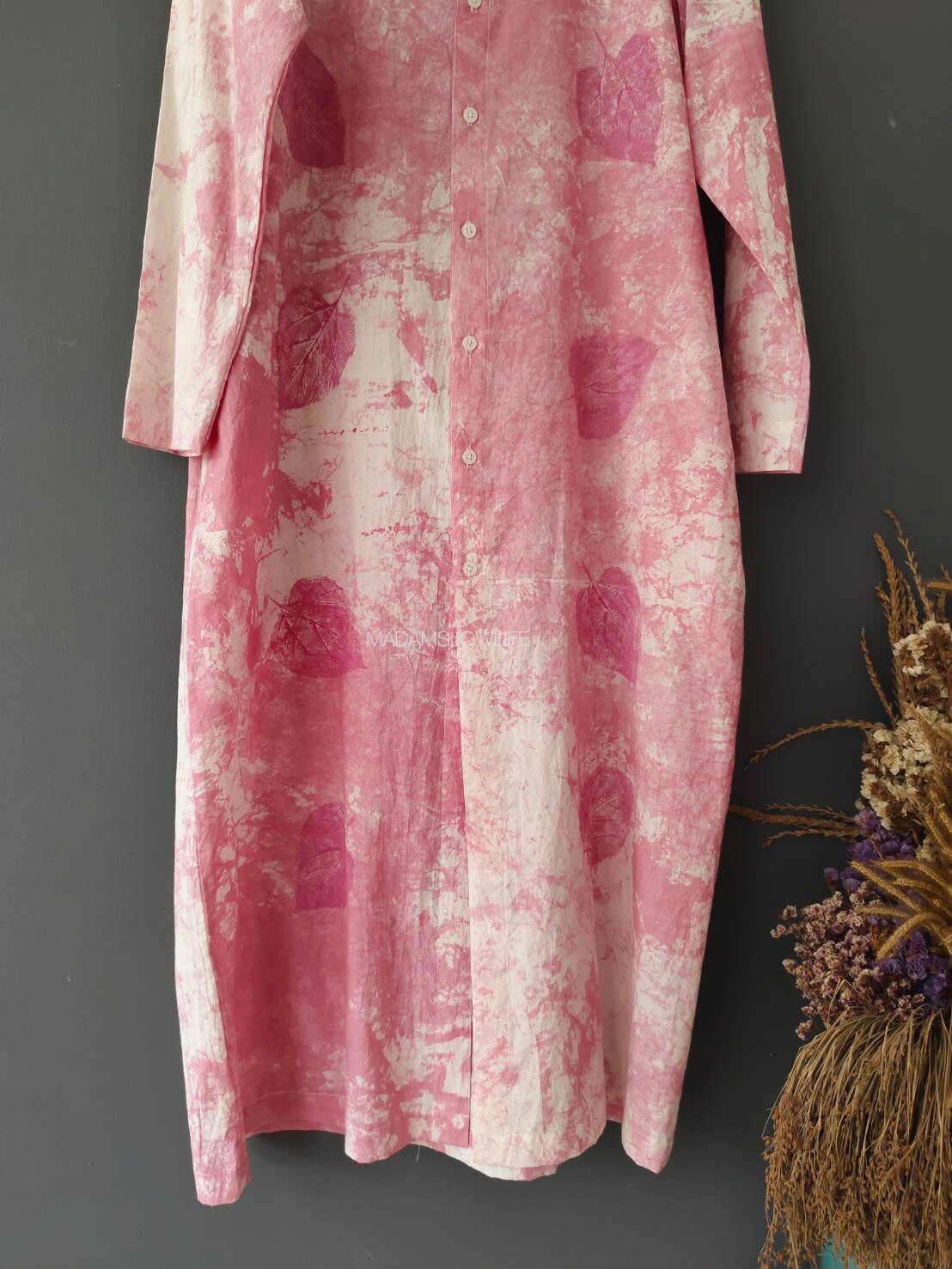 เดรสคอจีนกระดุมผ่าหน้า มัดย้อมผสานงานพิมพ์ใบไม้ Size: F