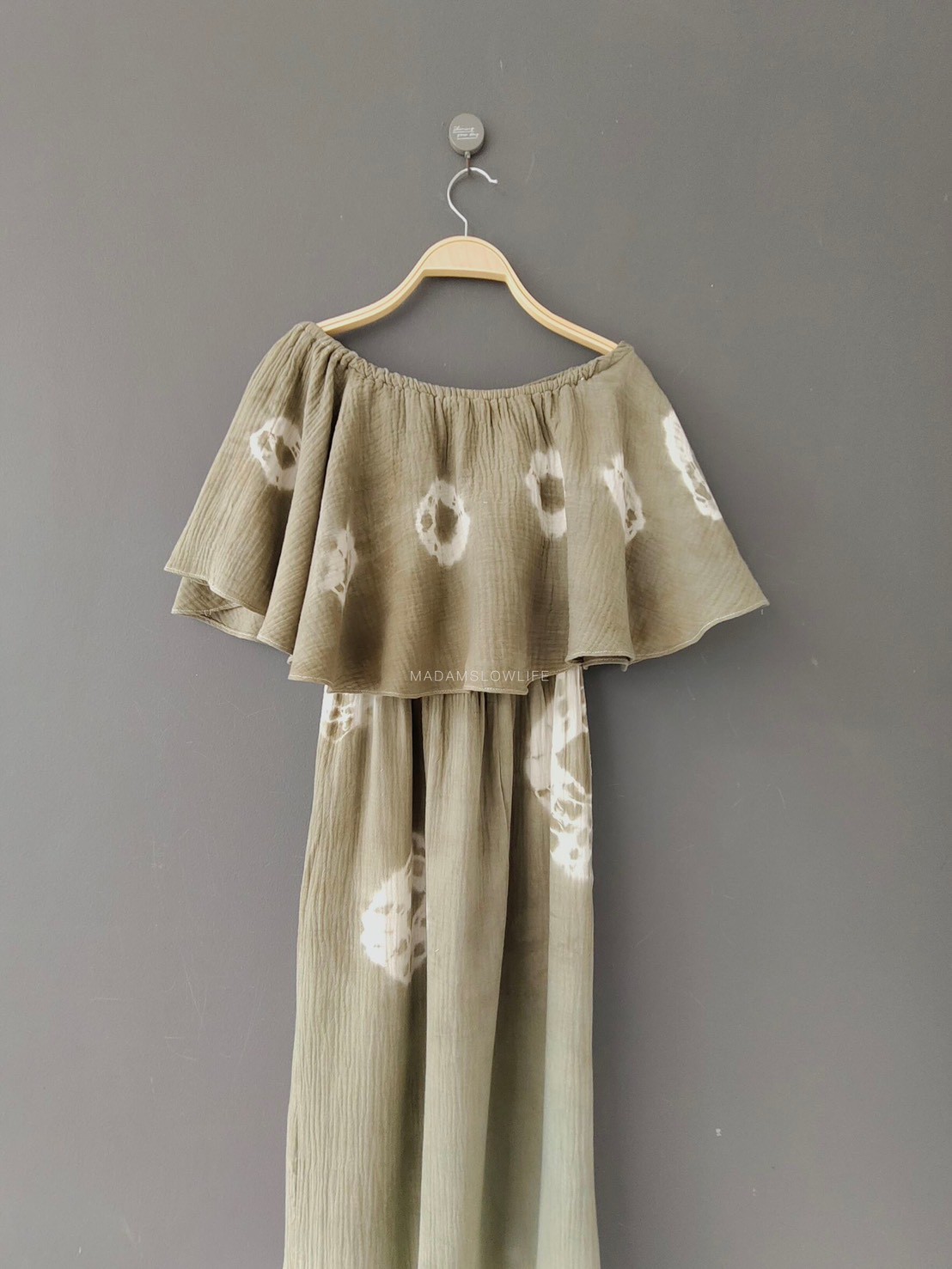 ชุดเดรสทรงคุณหนูให้ลุคน่ารัก มัดย้อมสีเขียวขี้ม้า Size: F