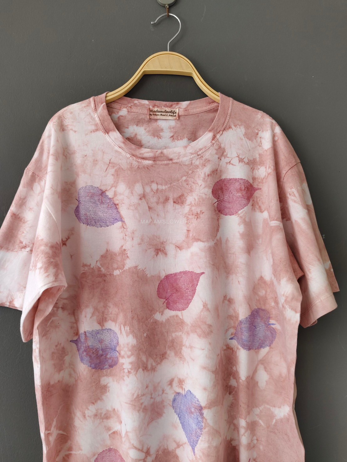 เสื้้อยืดผู้ใหญ่ มัดย้อมสีชมพู พิมพ์ลายใบไม้ Size : XS S M L XL 2XL 3XL