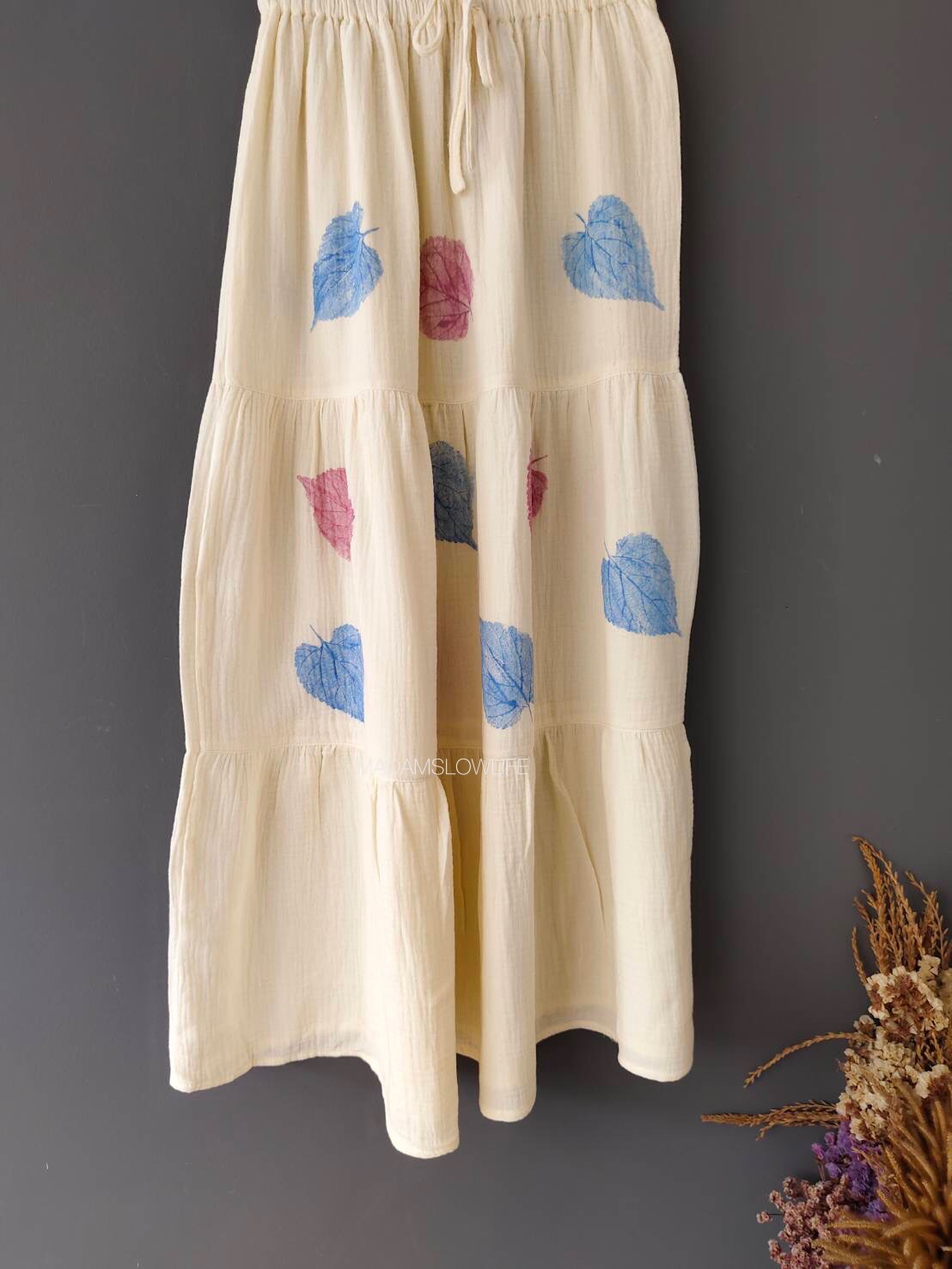 กระโปรงระบาย Size F เนื้อผ้าคอตตอนมีเทกเจอร์ พิมพ์ลายด้วยใบไม้ใช้สีปลอดสารพิษ