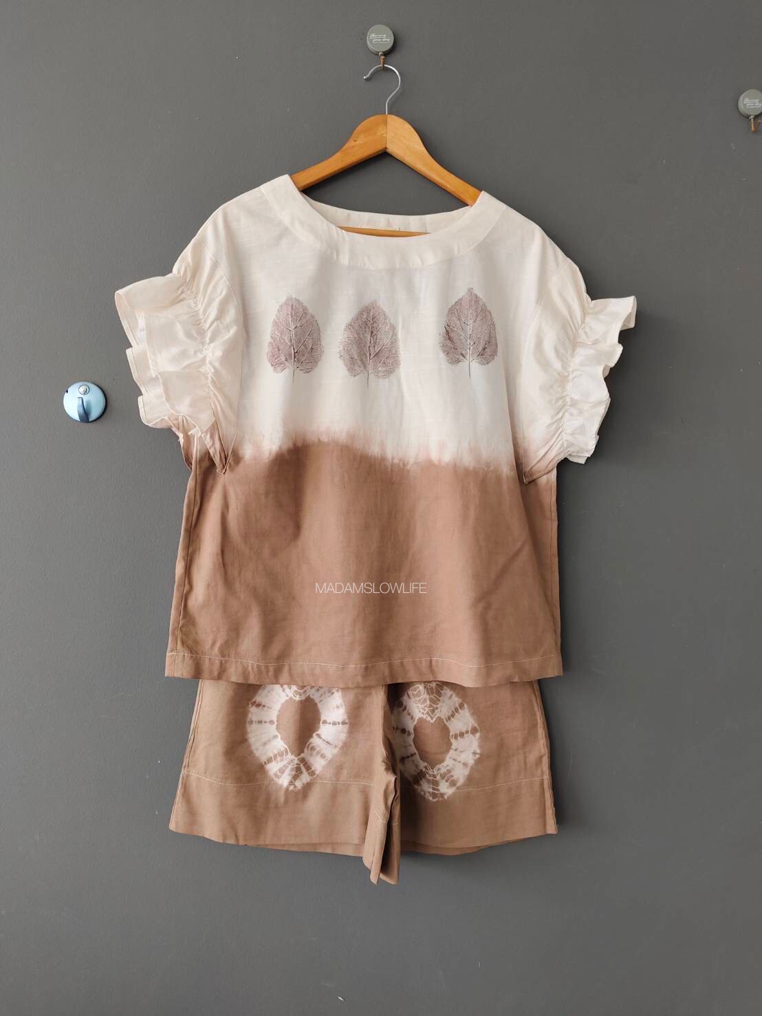 ชุดเซต เสื้อแขนระบาย+ กางเกงขาสั้น ลายมัดย้อม