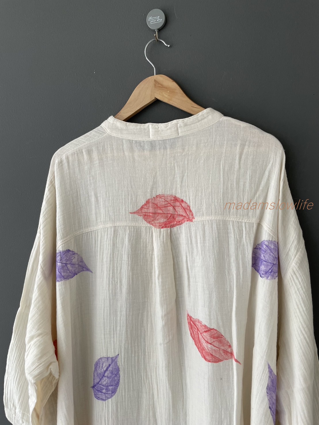 ชุดแซกพิมพ์ลายใบไม้ ผ้าคอตตอน 100% (ผ้าสาลู มีเทคเจอร์)