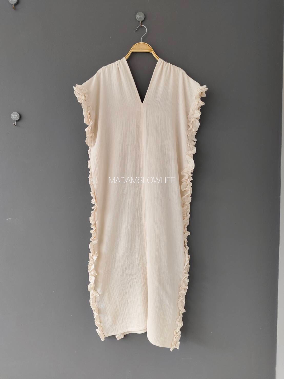 เดรสทรงคอวี Size F อก 36-40 นิ้ว ยาว 45 นิ้ว