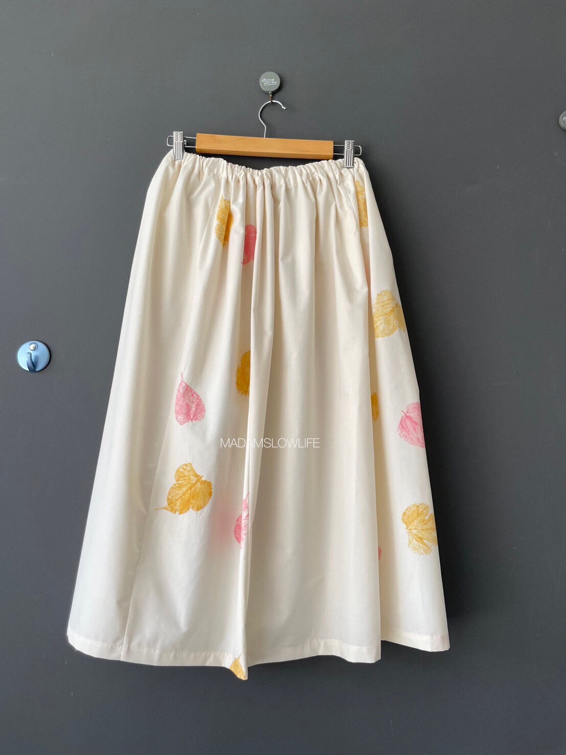 กระโปรง Size F พิมพ์ใบไม้ด้วยสีปลอดสารพิษ