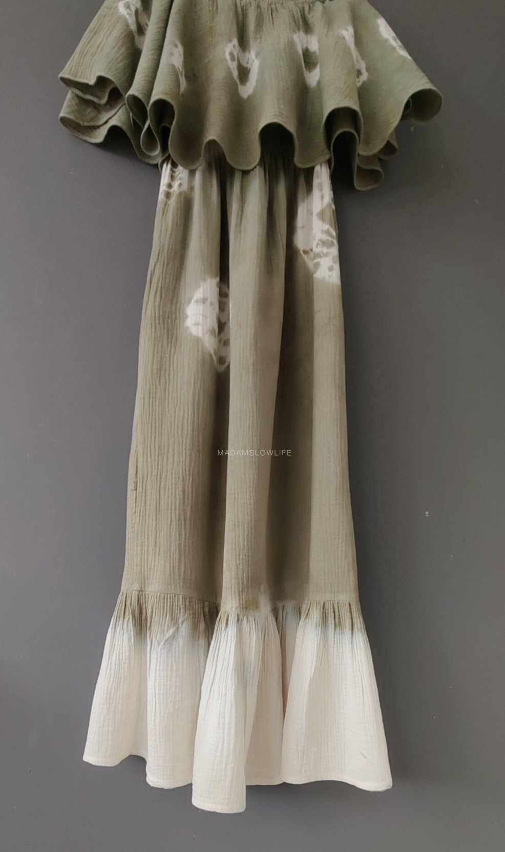 ชุดเดรสทรงคุณหนูให้ลุคน่ารัก มัดย้อมสีเขียวขี้ม้า Size: F