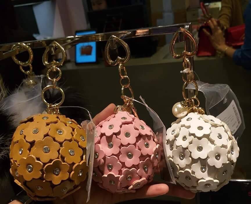 พวงกุญแจดอกไม้ LYN Around ชมพู