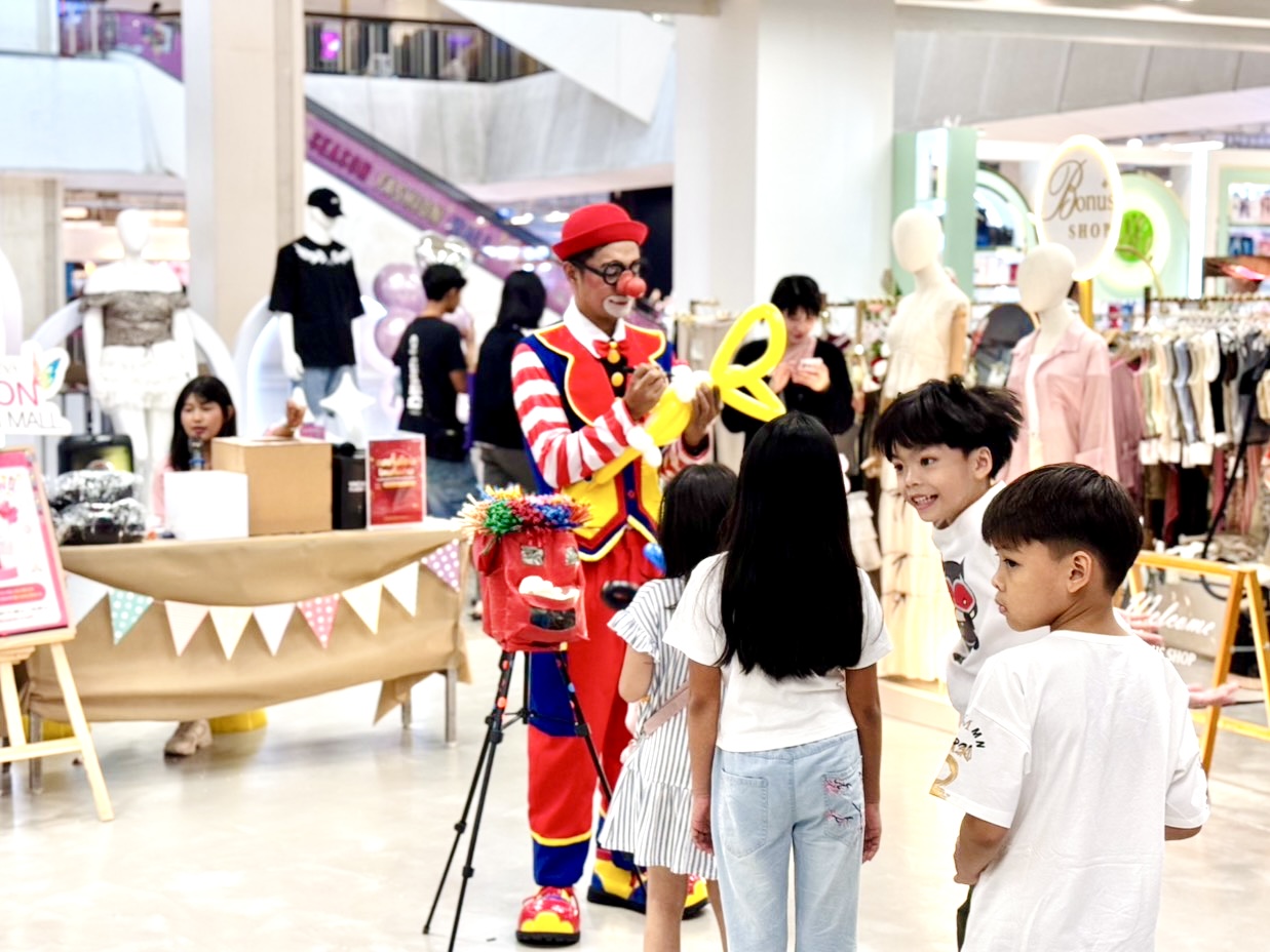 ตัวตลกโบโซ่บิดลูกโป่งแฟนซี แสตนบายเป็นวัน แสดงเป็นรอบ