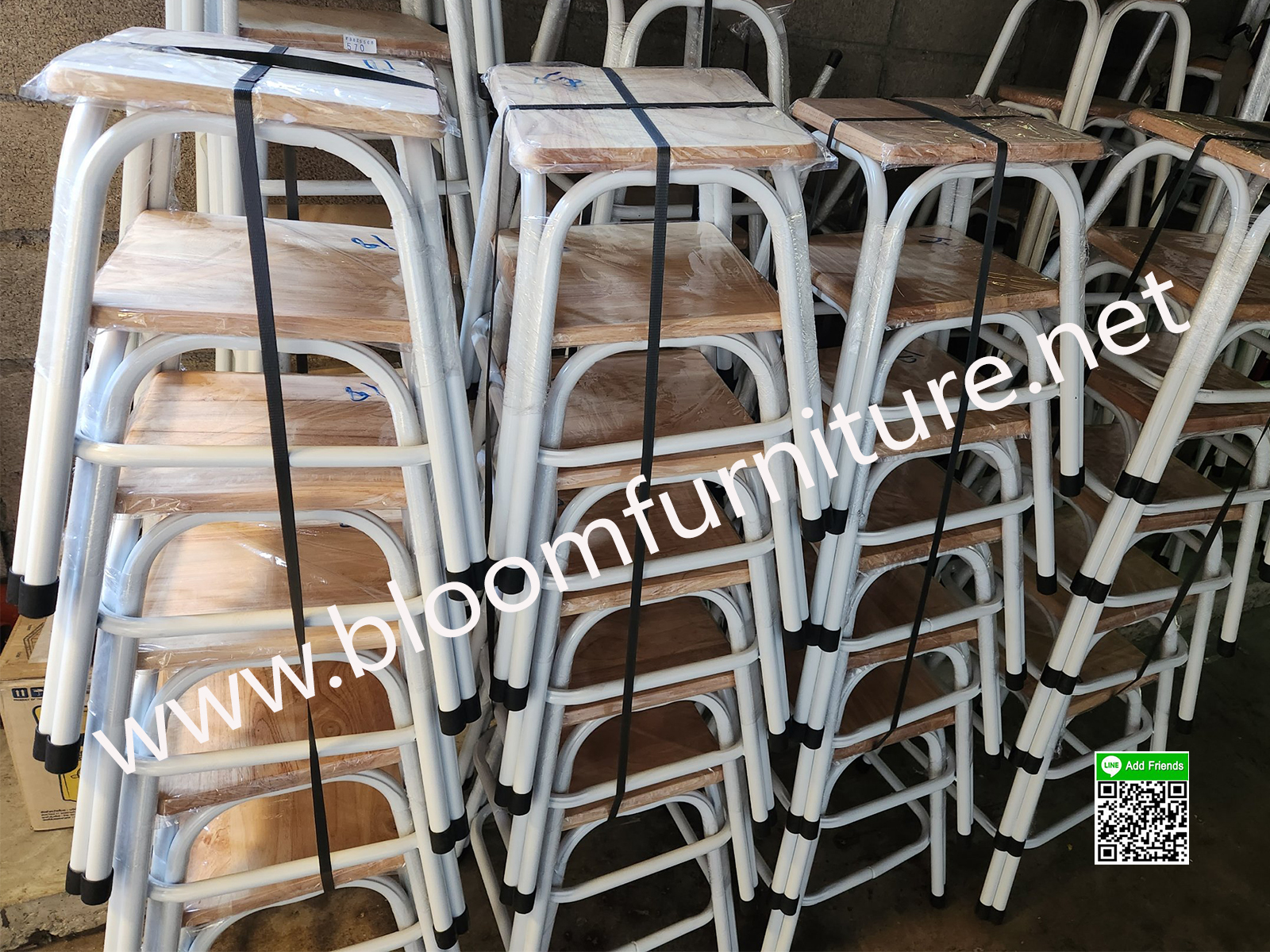 เก้าอี้บาร์สูงโครงเหล็กหน้าไม้ยางพารา มีขนาดความสูง 18-42 นิ้ว